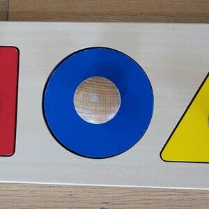 Wooden Montessori Toy Geometric Shape Puzzle Peg Knob Match 3 Shapes Preschool